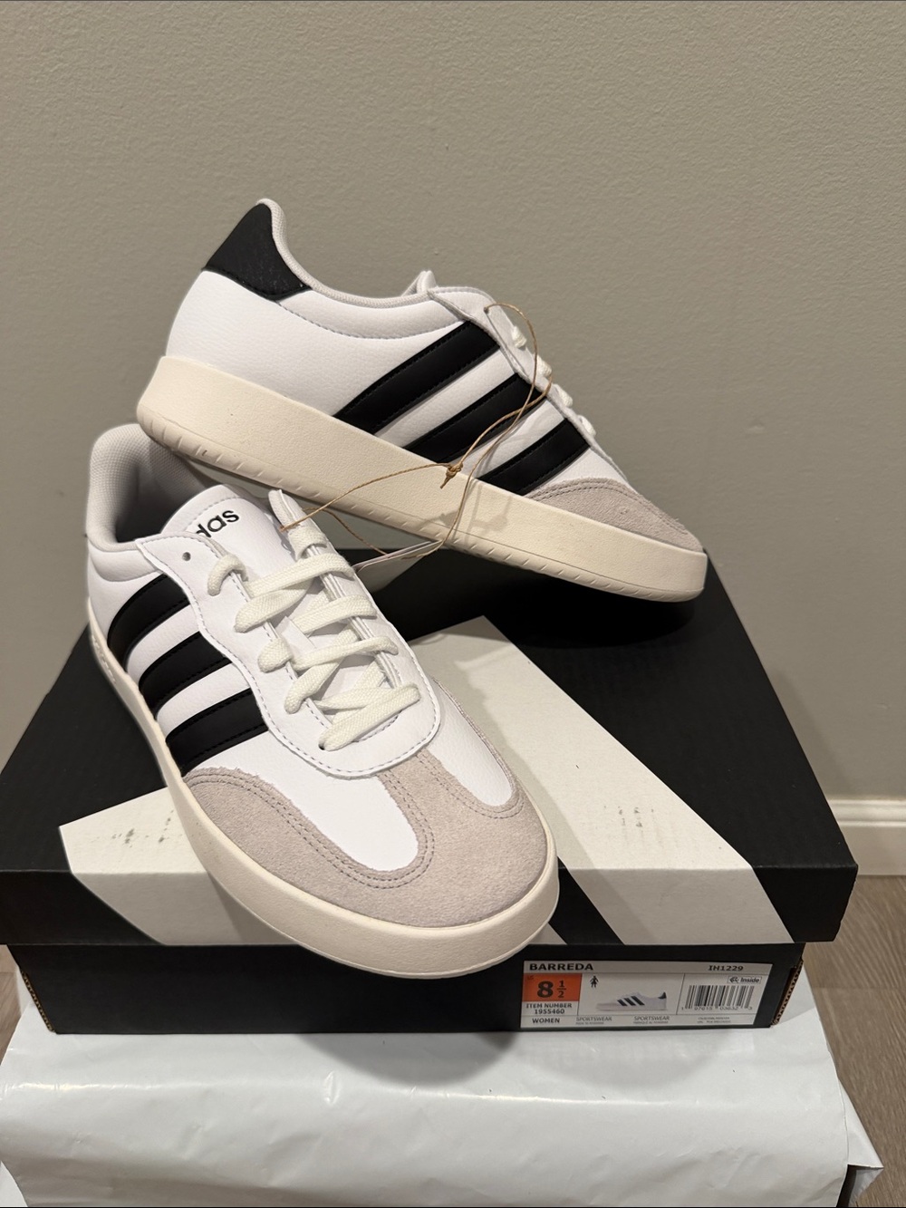 adidas Men’s White, Black and Light Gray Low-Top Sneakers